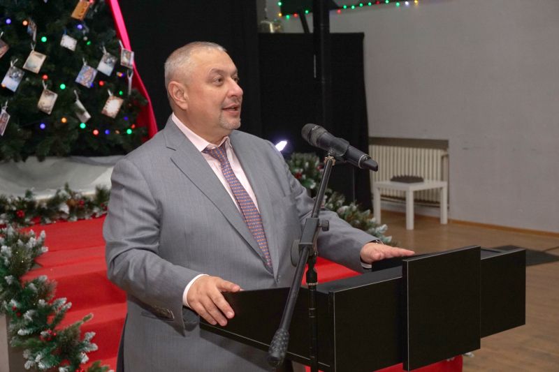 На «Встрече с бизнесом» в Рузе подвели итоги года и сняли открытки с «Ёлки желаний»