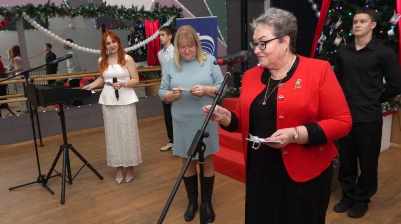 Депутат Ирина Вереина приняла участие в акции «Ёлка желаний» 