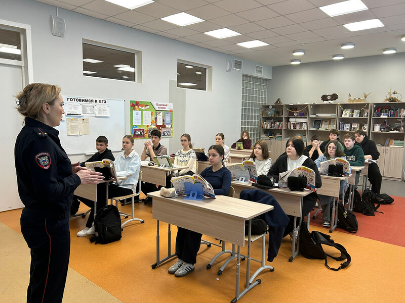 Лейтенант полиции рассказала школьникам Рузского округа о безопасном поведении в зимний период