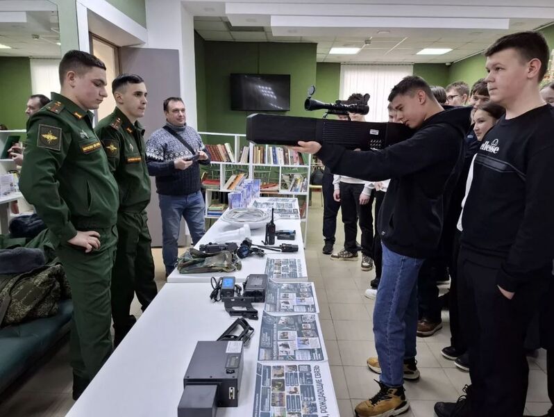 Старшеклассники Рузского округа встретились с представителями 1-й Гвардейской танковой армии Министерства обороны РФ  