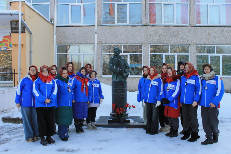 Волонтёры Всероссийской акции «Снежный десант» провели занятия в Космодемьянской школе 