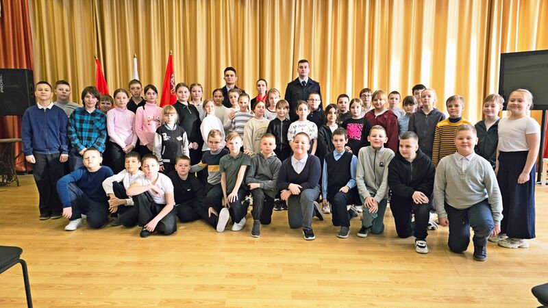 Сотрудники Госавтоинспекции и будущие полицейские провели в Рузе уроки безопасности для детей и взрослых