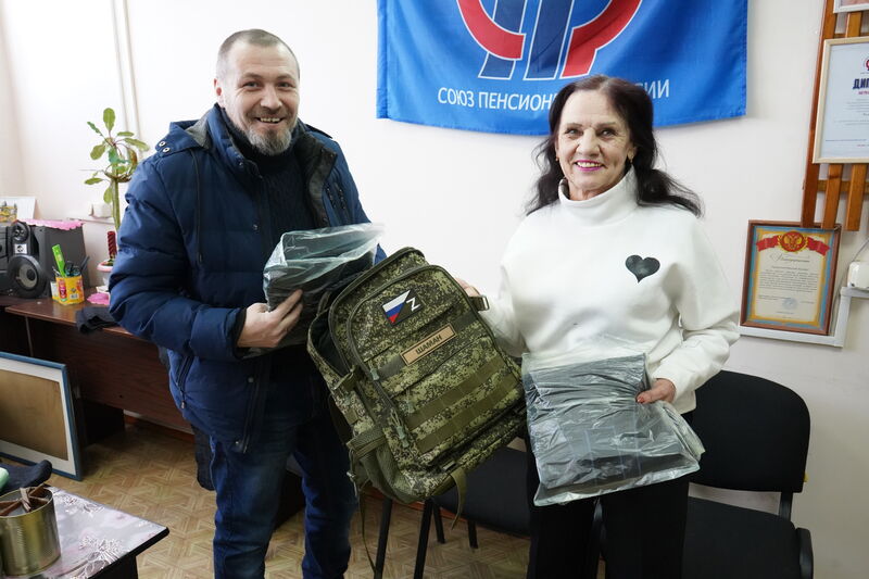 Участник СВО из Рузы получил от Союза пенсионеров тёплые пояса для сослуживцев