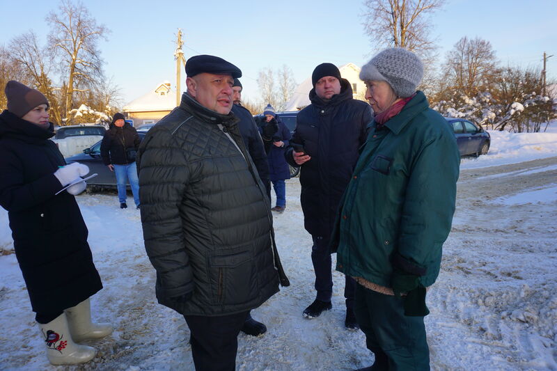 Александр Горбылёв провёл встречу с жителями деревень Вишенки, Ваюхино и Барынино 