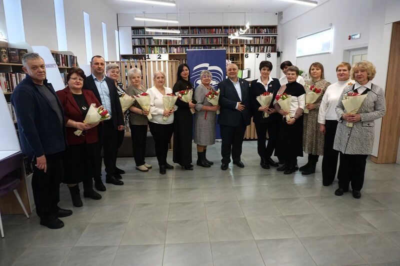 В преддверии 8 Марта Александр Горбылёв встретился с женщинами-секретарями первичных отделений «Единой России»