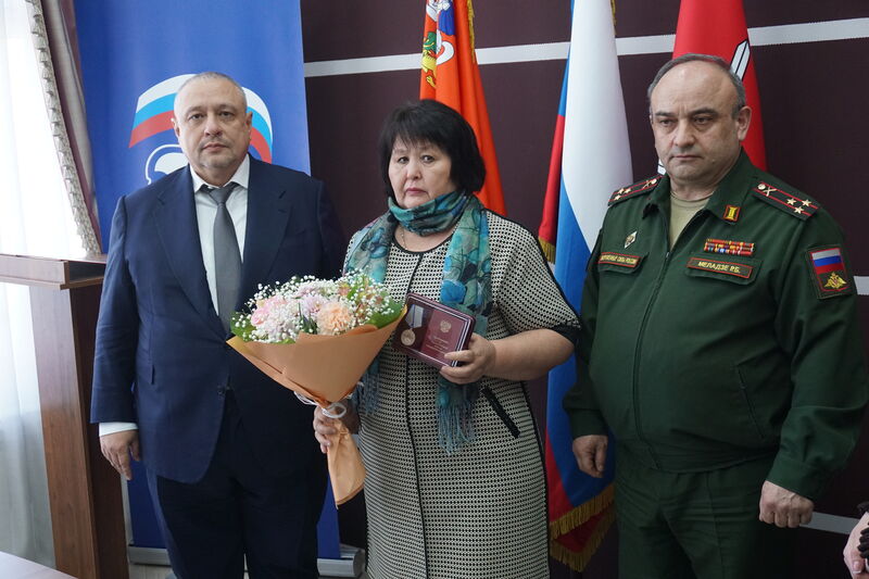 Александр Горбылёв и Руслан Меладзе вручили государственные награды родным погибших участников СВО