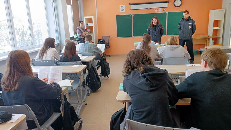Полицейские обсудили с тучковскими школьниками ряд важных подростковых проблем