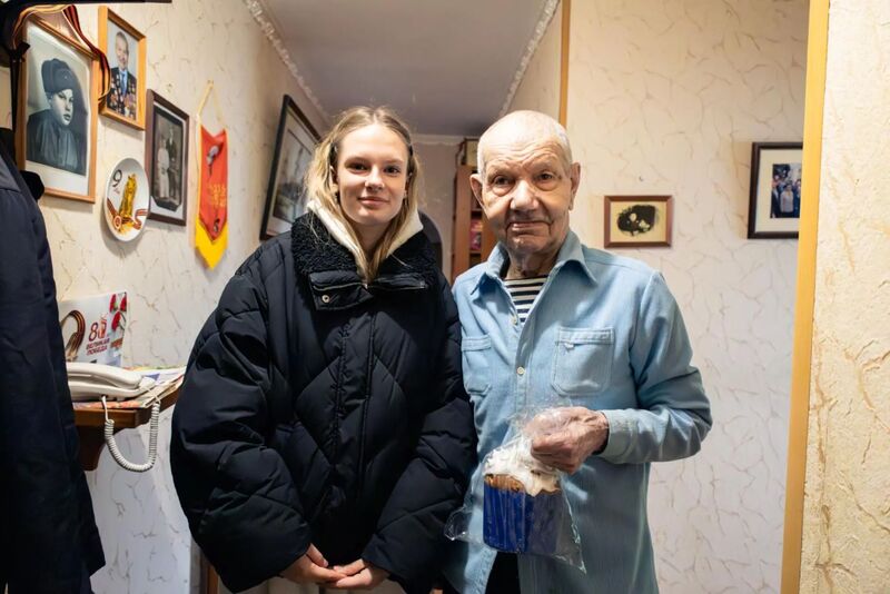 Рузские волонтёры поздравили с Пасхой ветерана Великой Отечественной войны