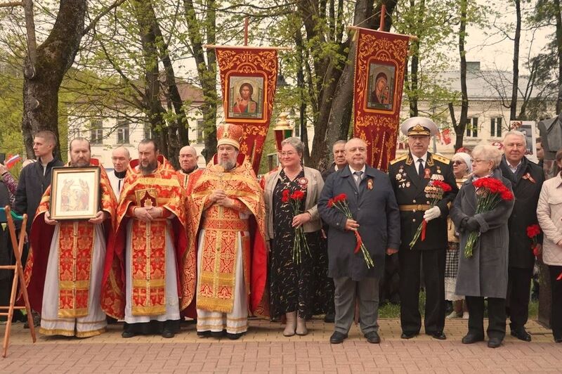 В Рузском округе состоялось торжественное возложение цветов в честь Дня Победы 