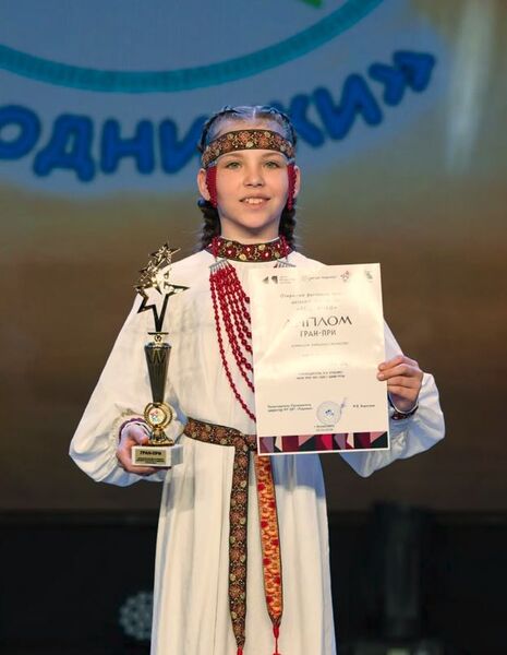 Алиса Урманова из Рузского округа завоевала Гран-при на конкурсе «Роднички» в Волоколамске 