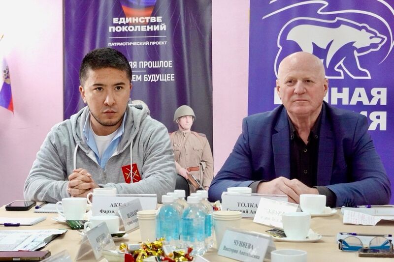  Руководитель местного отделения «Молодой Гвардии Единой России» принял участие во встрече с семьями участников СВО совместно с Главой РМО Александром Горбылевым 