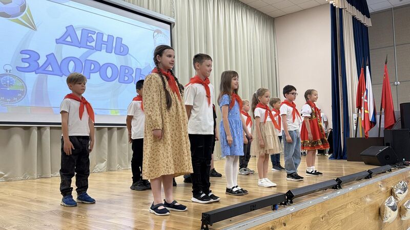  Частушки, флешмобы и сценки: в пришкольном лагере «Искорка» прошёл конкурс «Азбука здоровья»