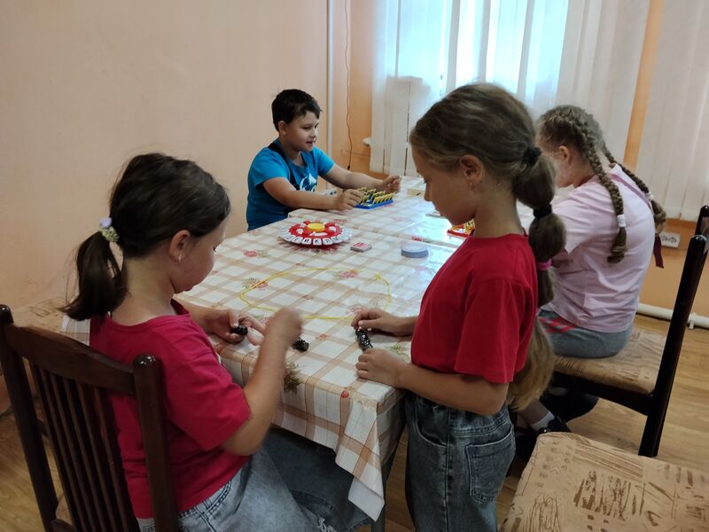 Сытьковчане мастерили «Капитошку»
