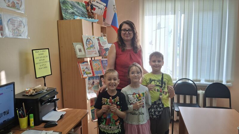 В Старорузской библиотеке состоялся мастер-класс, приуроченный к Году единства народов России 