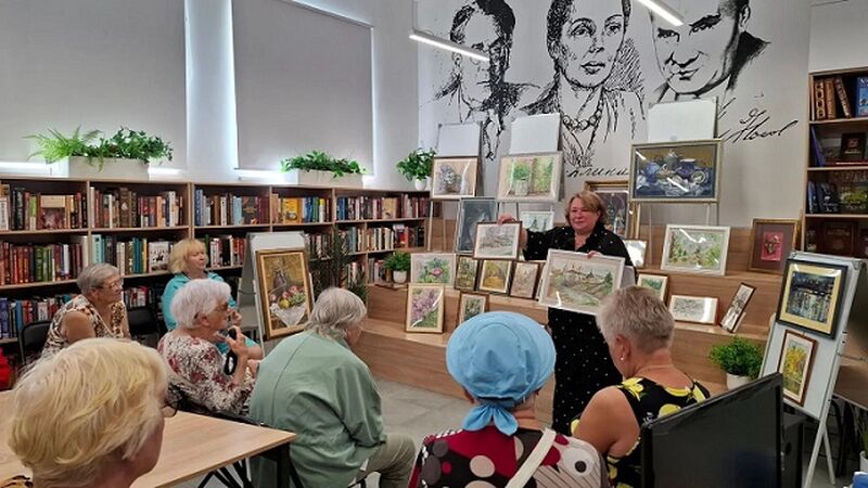 В Рузской библиотеке прошла встреча с художником-акварелистом Натальей Веселовой