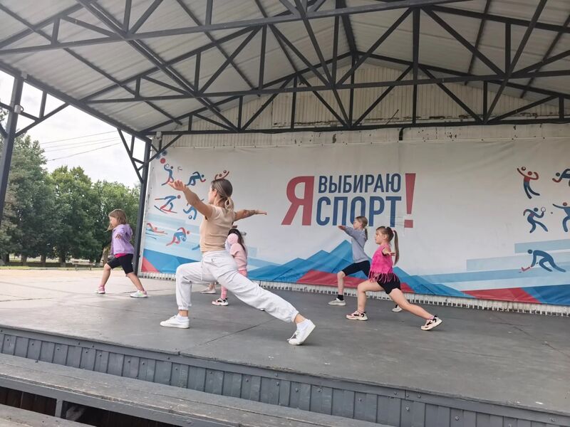 Юные ружане разучили новые танцевальные движения