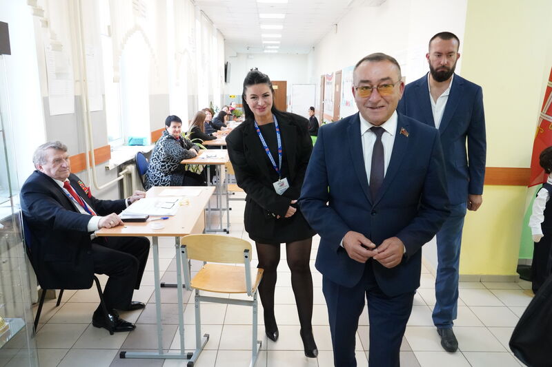Избирательные участки Рузы посетил депутат Мособлдумы Игорь Власов