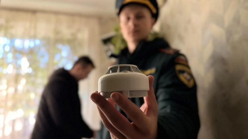 Многодетные семьи в Рузском округе обеспечивают пожарными извещателями